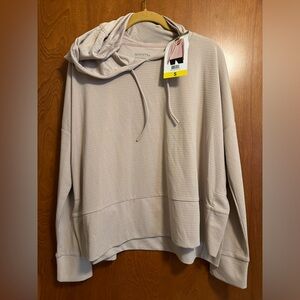 Mondetta Cream Sweater Soft and Versatile